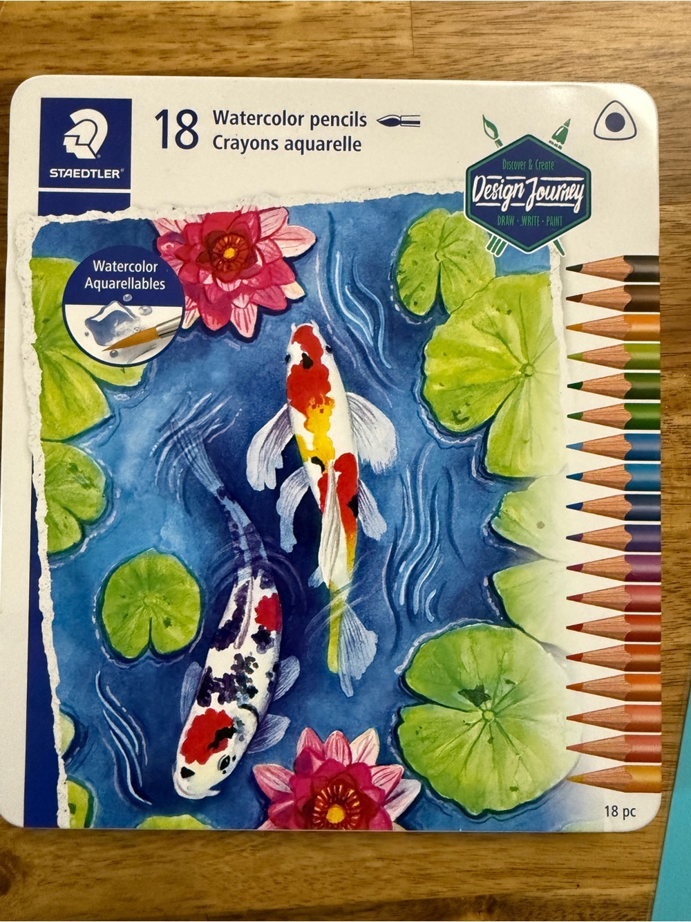 Watercolor Pencils - 18 Colors (Blue, Green, Red, White)